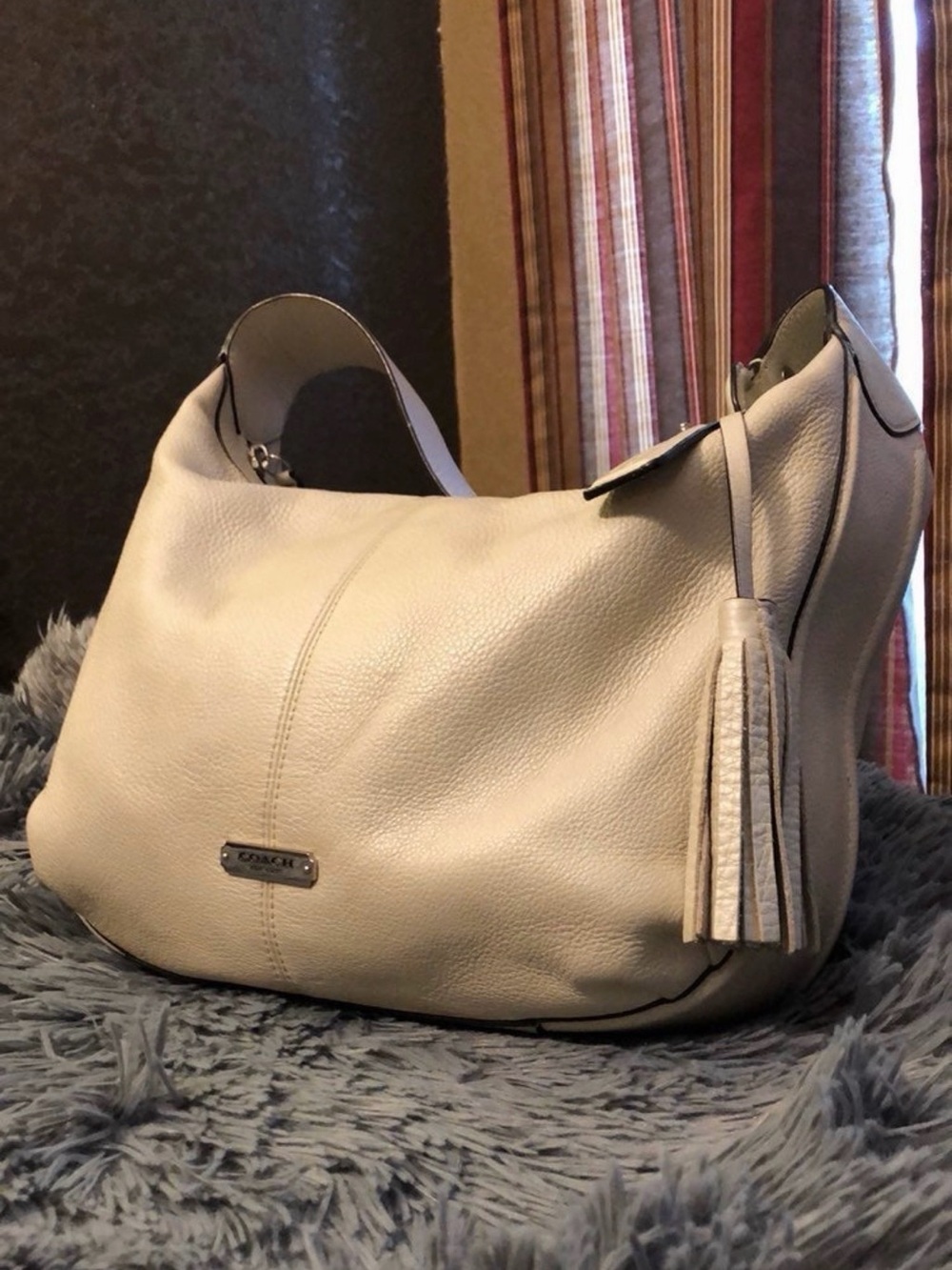 EUC Coach Avery Pebble Leather SM Bag-Pearl